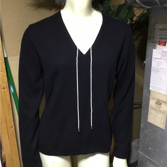 Neiman Marcus Cashmere Sweater - Picture 5 of 16